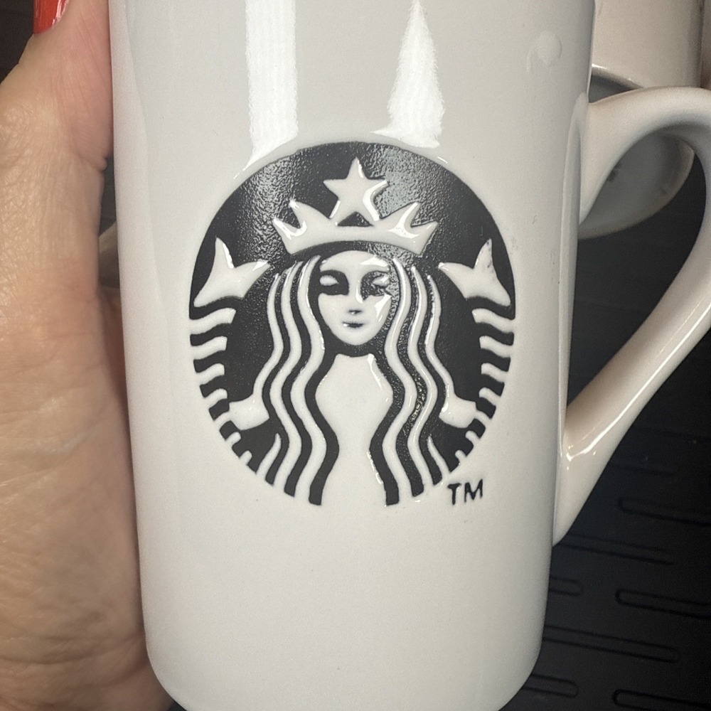 Starbucks 2013 White 14 oz 2 Coffee Mugs Cups Classic Logo Black White Pair - Picture 4 of 8